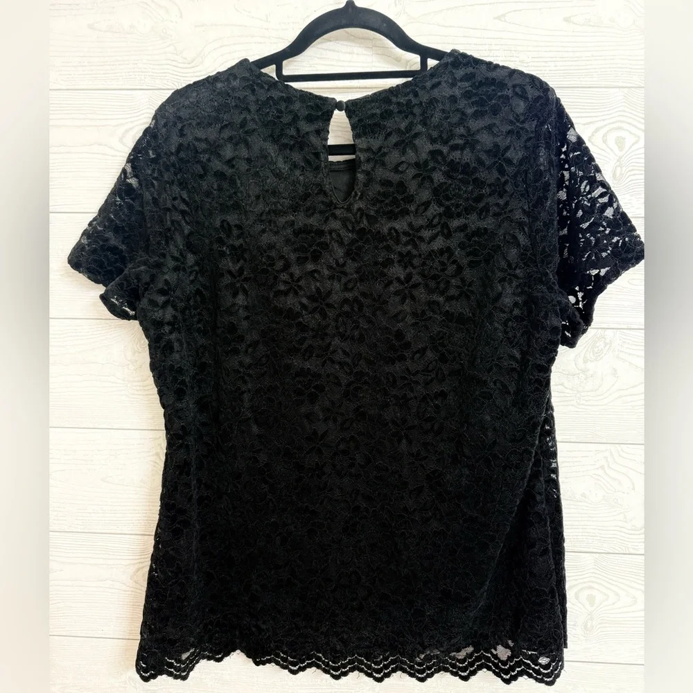 Teddy Rose Women’s Black Velour Lace Short Sleeve Top. Size XL - Picture 2 of 7